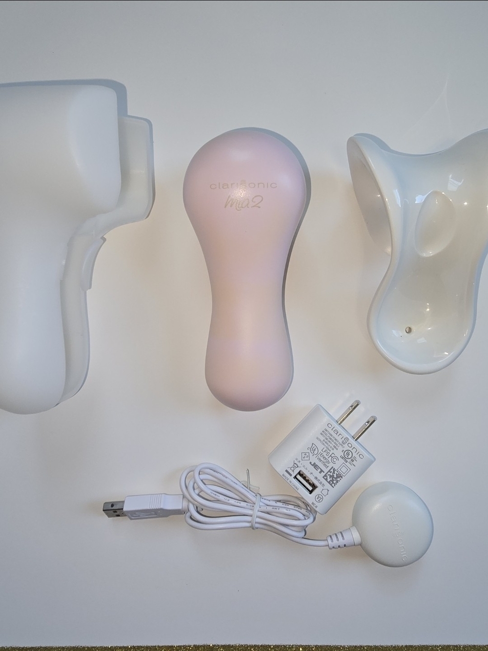 Clarisonic Mia 2 Pale Pink Facial Cleansing Device with Charger & Case